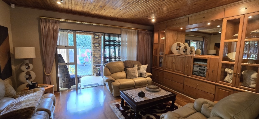 4 Bedroom Property for Sale in Roodia Free State